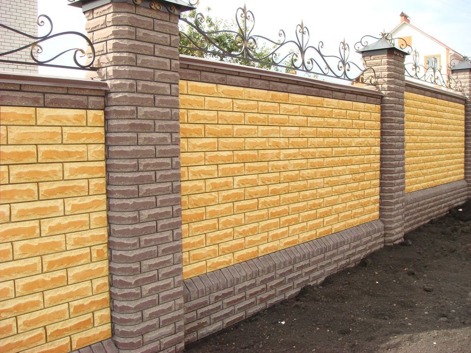 кирпичный забор